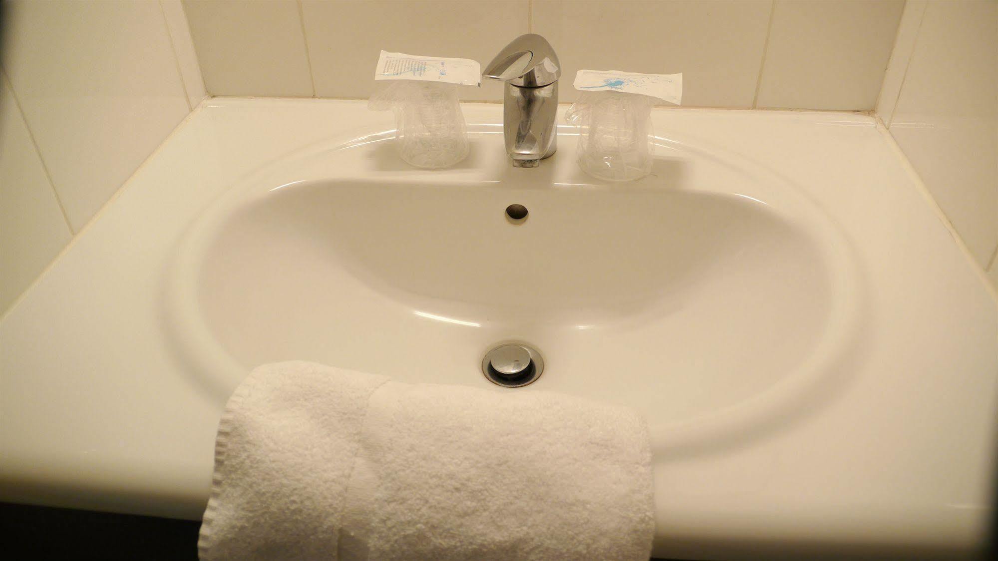 Brit Hotel Essentiel Saint-Flour מראה חיצוני תמונה